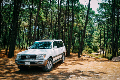 5 Must-Have Toyota LandCruiser 100 Accessories