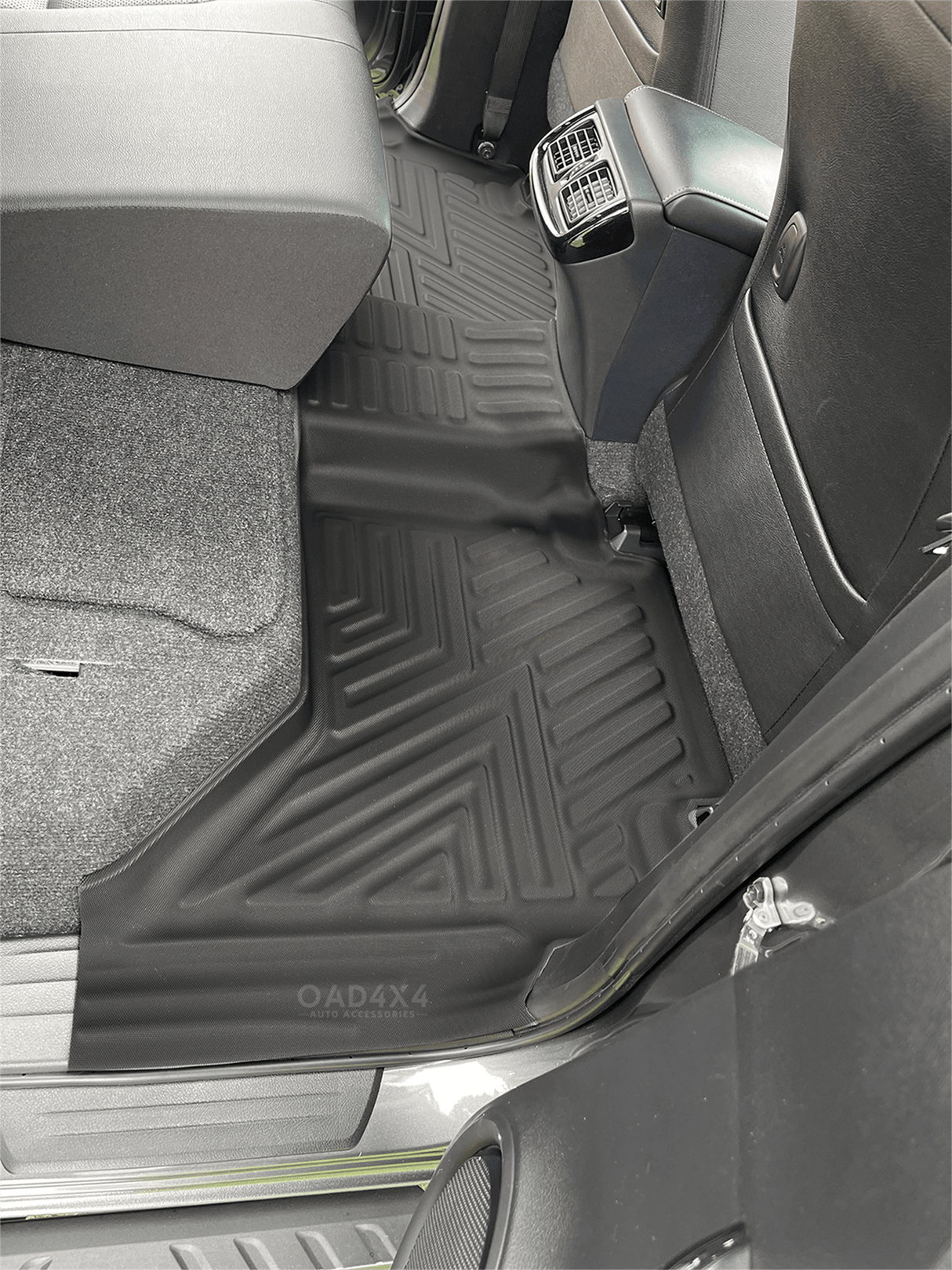 Floor Mats & Door Sill Protector for Toyota Hilux Manual Transmission Dual Cab 2015-2024