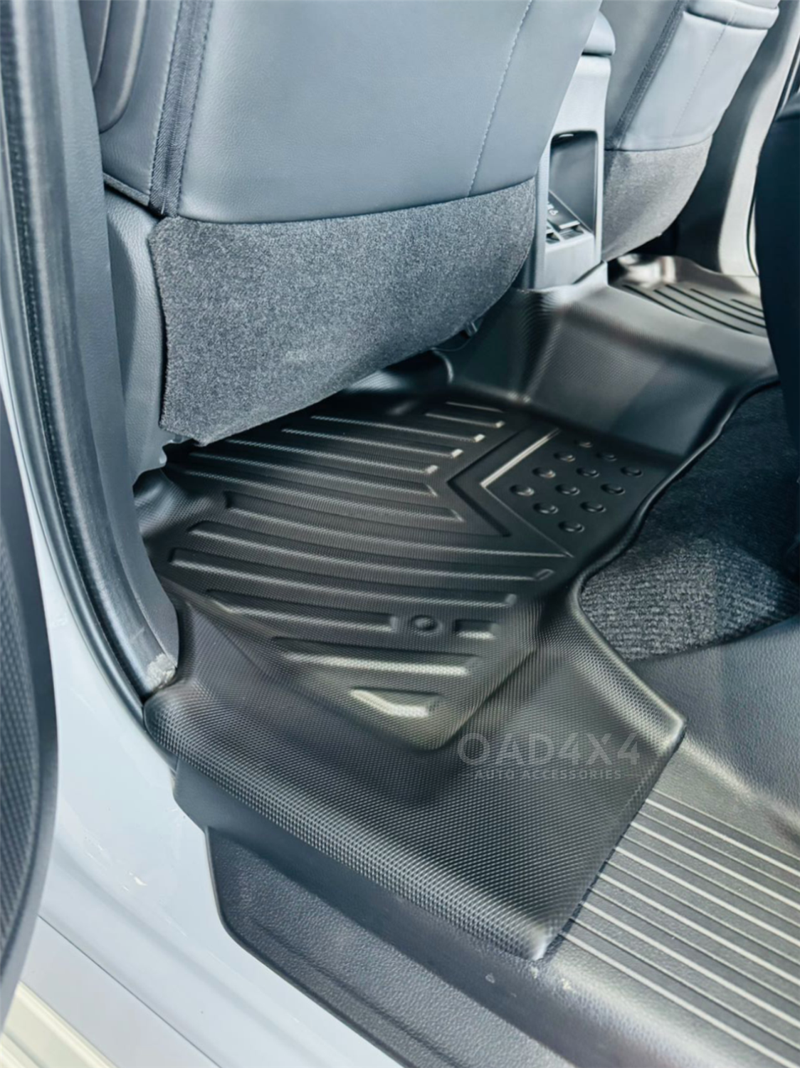 5D TPE Car Floor Mats for Mitsubishi Pajero Sport 2015-Onwards