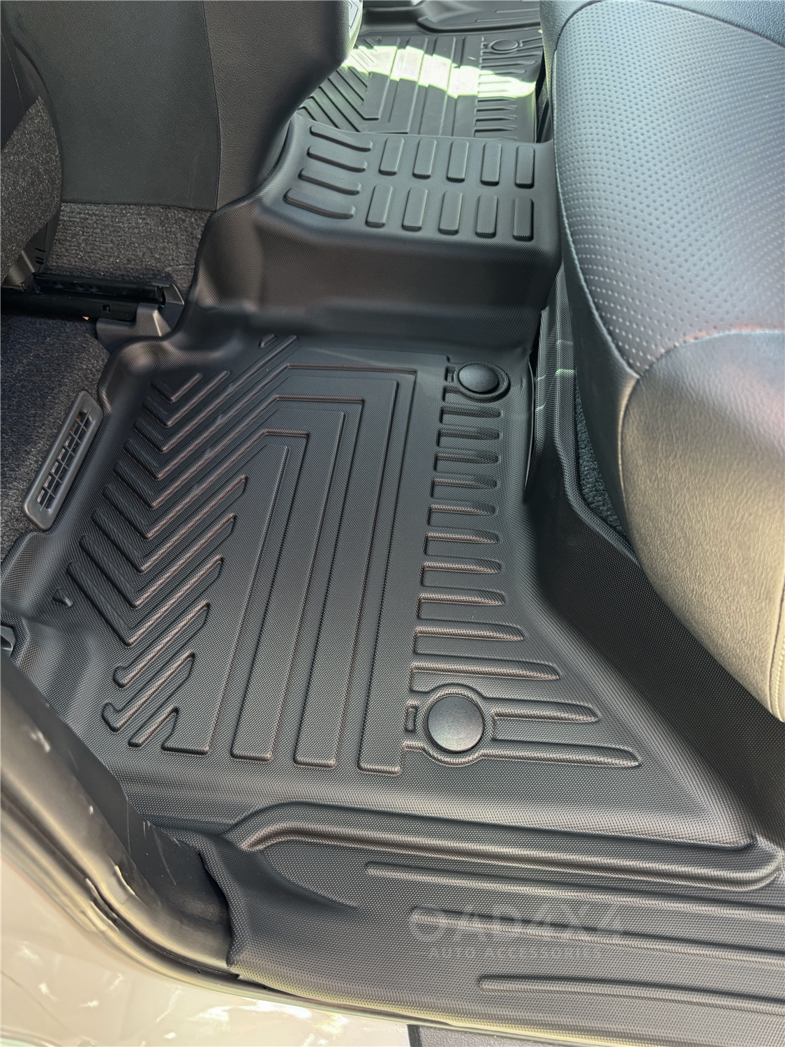 5D TPE Car Floor Mats for Toyota Hilux Dual Cab mild-hybrid 48V 2024-Onwards