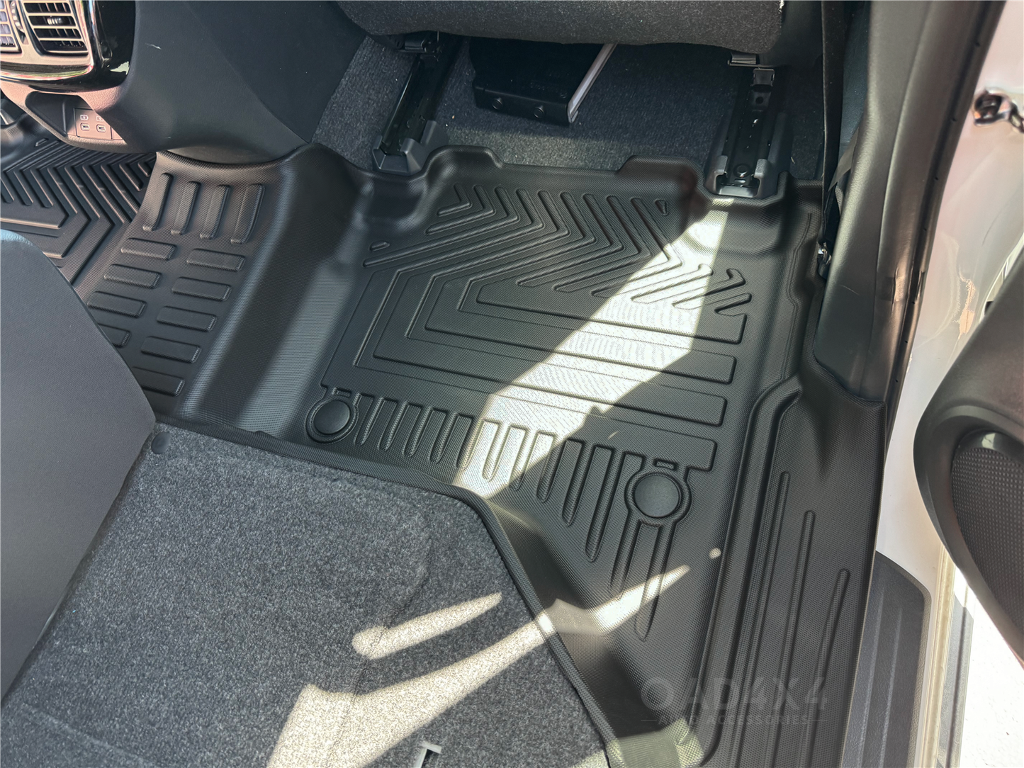 5D TPE Car Floor Mats for Toyota Hilux Dual Cab mild-hybrid 48V 2024-Onwards